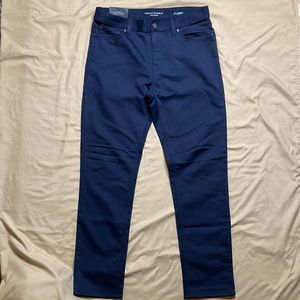 Banana Republic Traveler, slim fit chino, 31X30, Navy blue